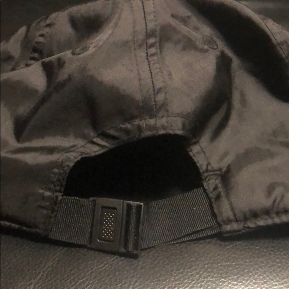 Adidas SnapBack - Picture 5 of 5